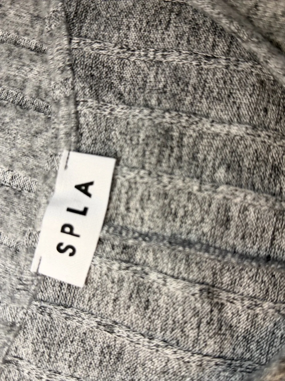 NWOT Grey Ribbed Top - Picture 11 of 14